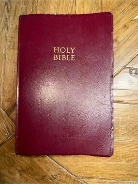 Thomas Nelson KJV Holy Bible Red Letter Edition | Burgundy Read-Along References
